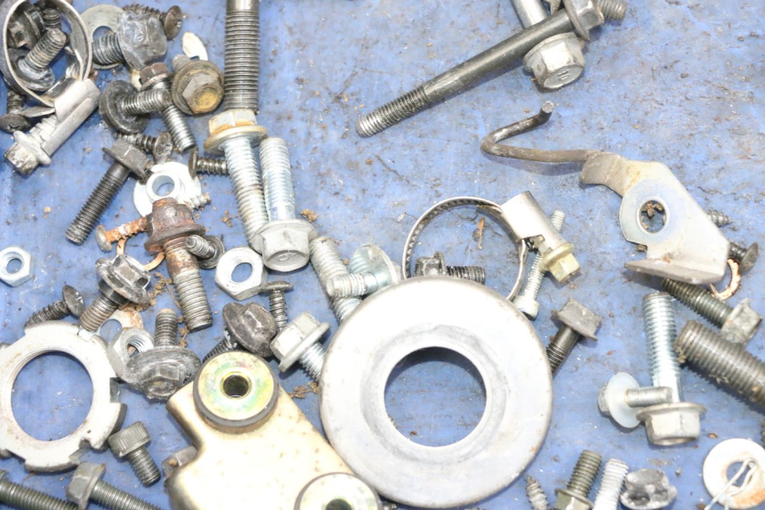 photo de WOREK ŚRUB I WKRĘTÓW YAMAHA XMAX X-MAX 125 (2006 - 2009) - Zbliżenie techniczne