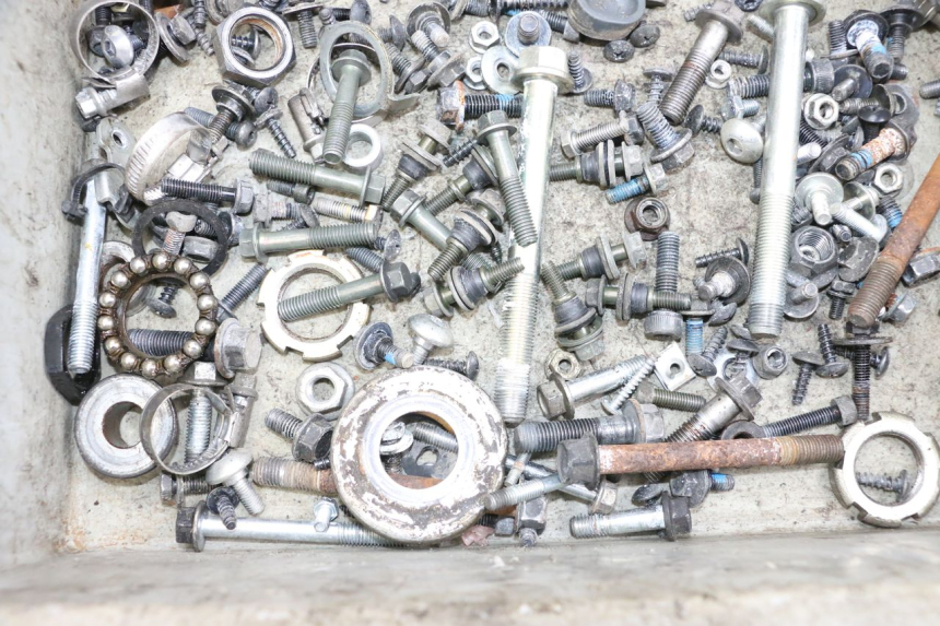 photo de WOREK ŚRUB I WKRĘTÓW YAMAHA X-MAX XMAX 125 (2010 - 2013) - Inny kąt widzenia