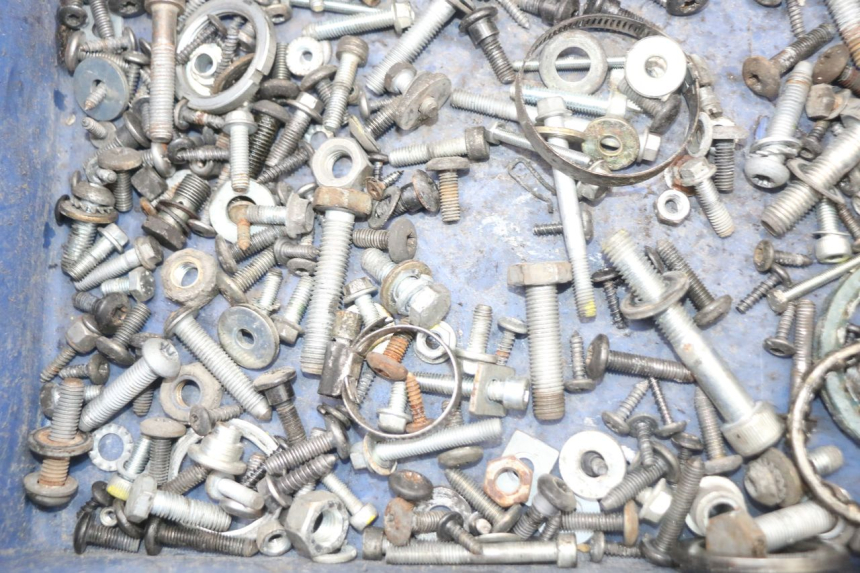 photo de WOREK ŚRUB I ŚRUBEK PIAGGIO X10 125 (2012 - 2017) - Inny kąt widzenia