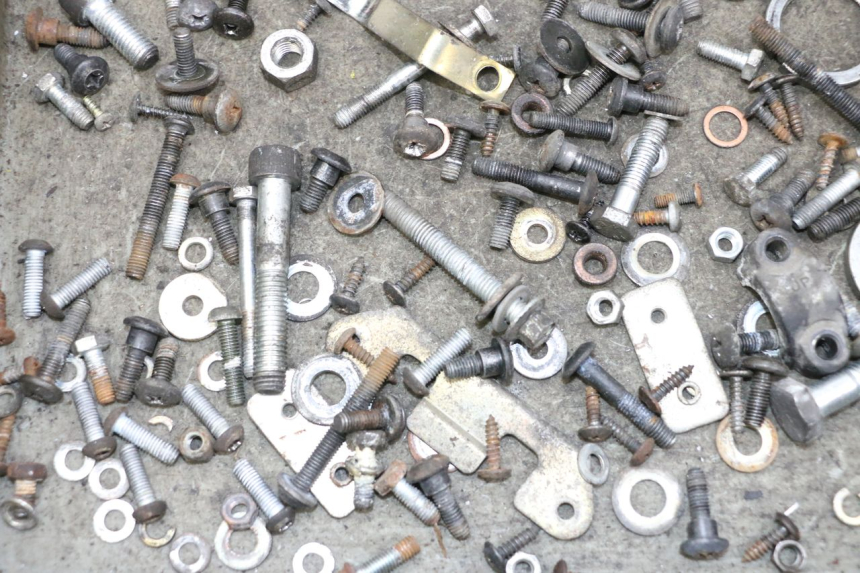 photo de WOREK ŚRUB I WKRĘTÓW PIAGGIO X8 125 (2004 - 2007) - Inny kąt widzenia