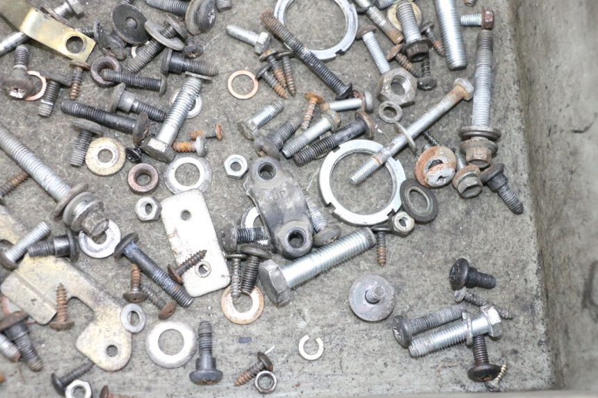 photo de WOREK ŚRUB I WKRĘTÓW PIAGGIO X8 125 (2004 - 2007) - Zbliżenie techniczne