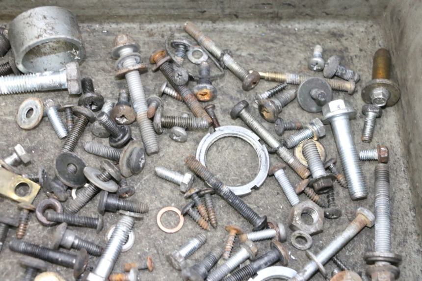 photo de WOREK ŚRUB I WKRĘTÓW PIAGGIO X8 125 (2004 - 2007) - Widok ogólny