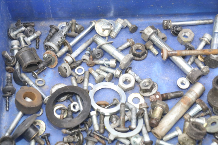 photo de WOREK ŚRUB I ŚRUBEK PIAGGIO X9 EVOLUTION 250 (2003 - 2007) - Inny kąt widzenia