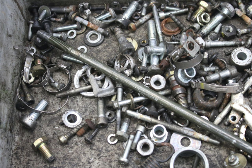 photo de WOREK ŚRUB I ŚRUBEK PIAGGIO X9 EVOLUTION 125 (2003 - 2007) - Zoom stanu zużycia