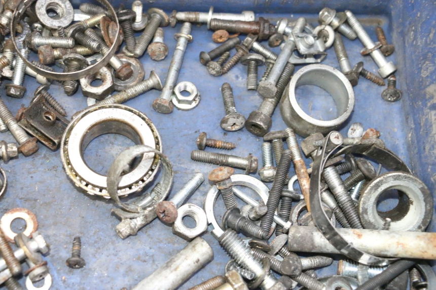 photo de WOREK ŚRUB I ŚRUBEK PIAGGIO X9 EVOLUTION 125 (2003 - 2007) - Inny kąt widzenia