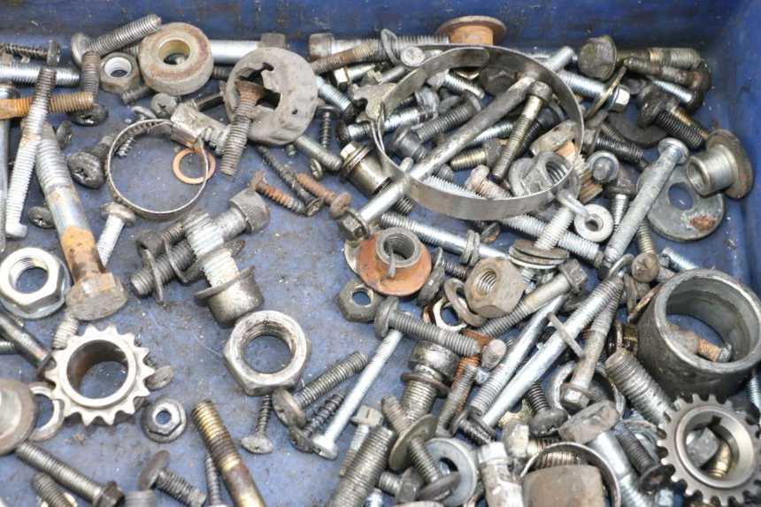 photo de WOREK ŚRUB I WKRĘTÓW PIAGGIO X9 125 (2000 - 2003) - Inny kąt widzenia