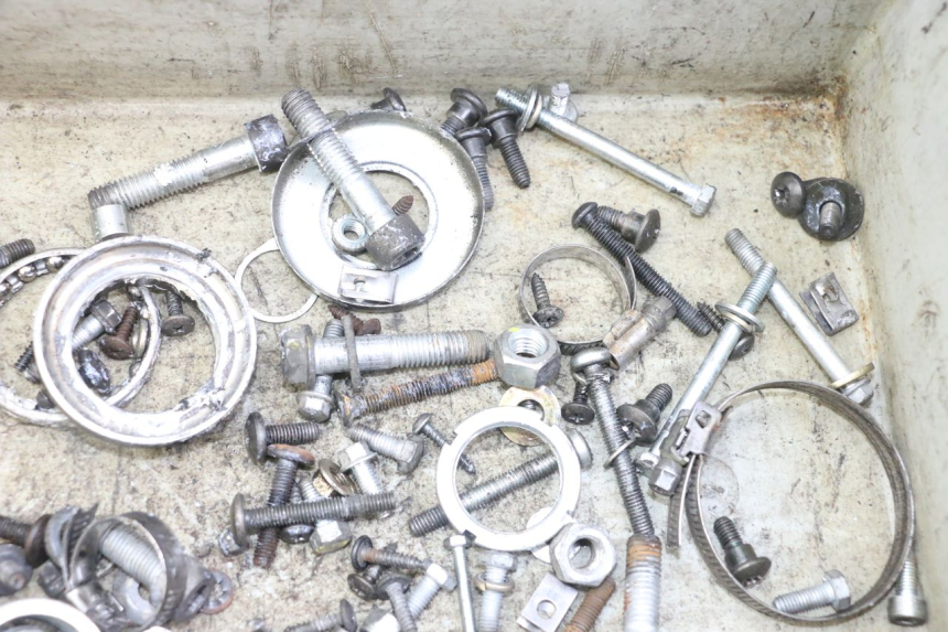 photo de WOREK ŚRUB I WKRĘTÓW PIAGGIO XEVO - X EVO 125 (2007 - 2017) - Inny kąt widzenia