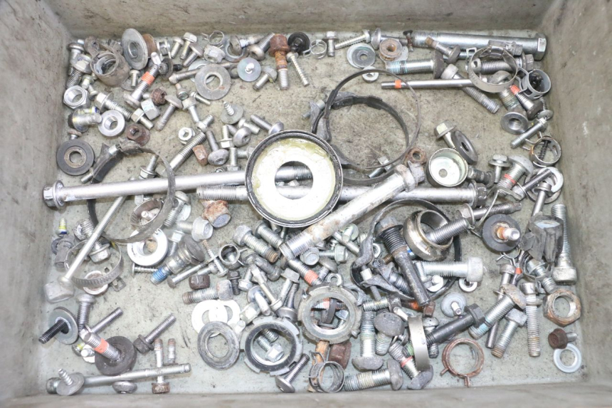 photo de WOREK ŚRUB I ŚRUBEK YAMAHA XJ6 ABS 600 (2008 - 2016) - Widok główny