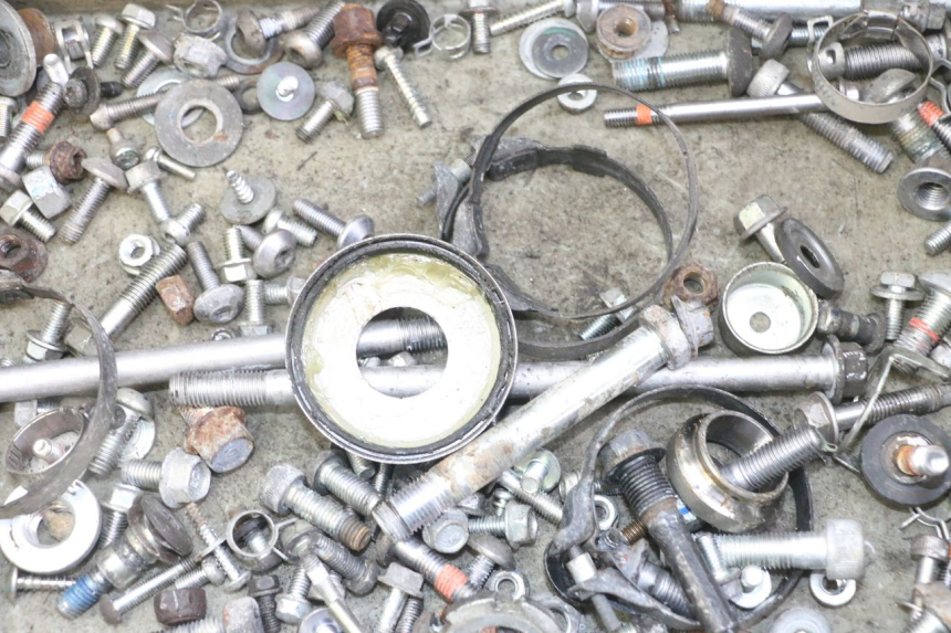 photo de WOREK ŚRUB I ŚRUBEK YAMAHA XJ6 ABS 600 (2008 - 2016) - Szczegół części