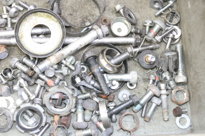 photo de WOREK ŚRUB I ŚRUBEK YAMAHA XJ6 ABS 600 (2008 - 2016) - Zoom stanu zużycia