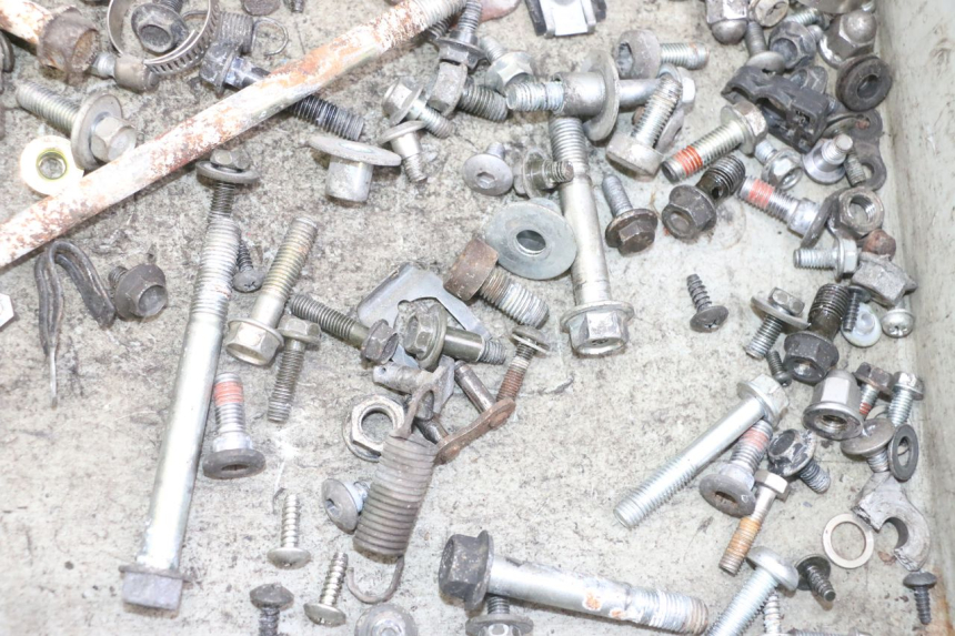 photo de WOREK ŚRUB I WKRĘTÓW HONDA XLV VARADERO 125 (2000 - 2006) - Zoom stanu zużycia