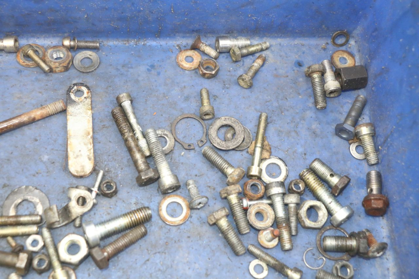 photo de WOREK ŚRUB I ŚRUBEK PEUGEOT XP6 50 (2006 - 2011) - Inny kąt widzenia