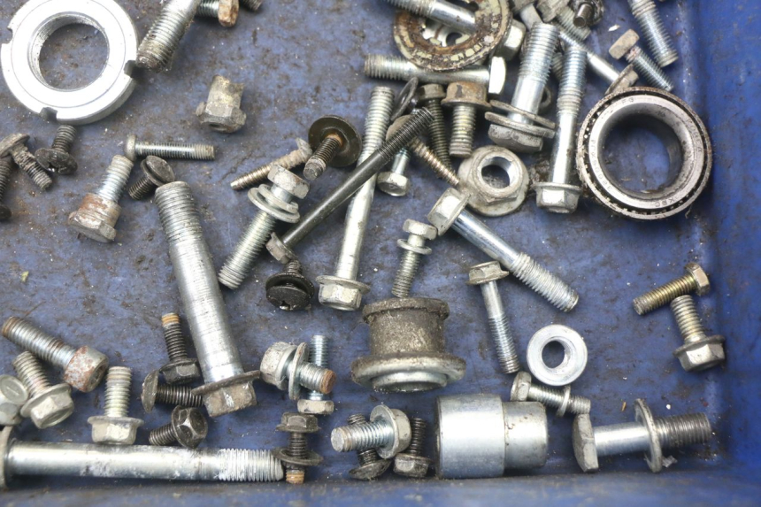 photo de WOREK ŚRUB I WKRĘTÓW HYOSUNG XRX 125 (2000 - 2008) - Zbliżenie techniczne