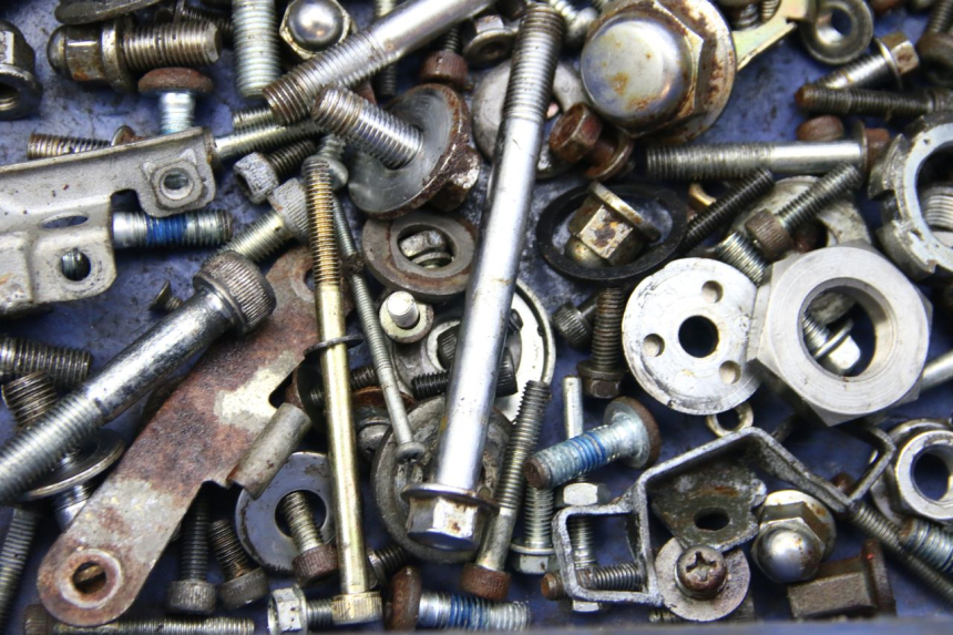 photo de TORBA ZESTAW ŚRUB I WKRĘTÓW YAMAHA XV VIRAGO 750 (1984 - 1998) - Zoom stanu zużycia