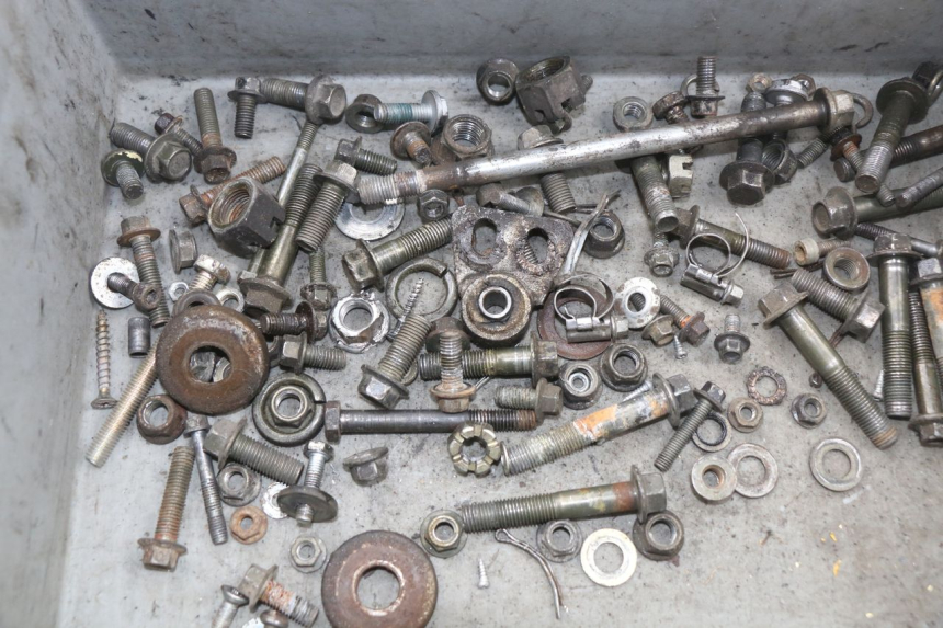 photo de TORBA ZESTAW ŚRUB I WKRĘTÓW SHINERAY XY150STE 150 - Zoom stanu zużycia