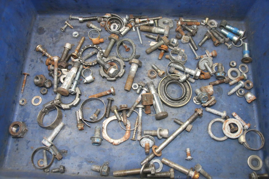 photo de WOREK Z ŚRUBAMI I ELEMENTAMI ZŁĄCZNYMI YAMAHA AEROX 50 (1997 - 2006) - Widok główny