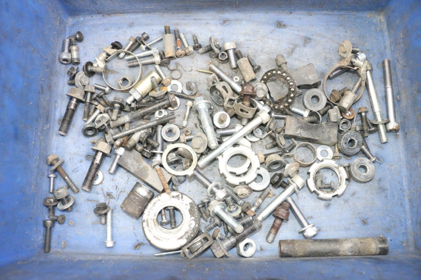 photo de TORBA ZESTAW ŚRUB I WKRĘTÓW YAMAHA NEOS NEO'S 4T 50 (2008 - 2016) - Widok główny