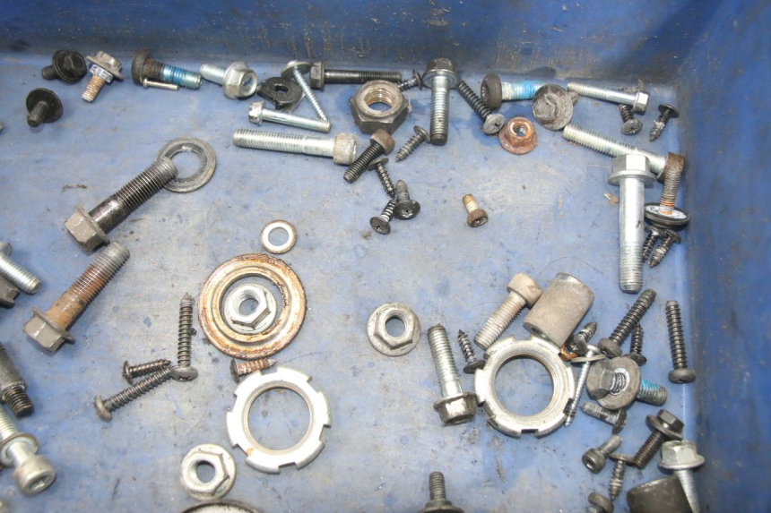 photo de TORBA ZESTAW ŚRUB I WKRĘTÓW YAMAHA NEOS NEO'S 4T 50 (2008 - 2016) - Zoom stanu zużycia