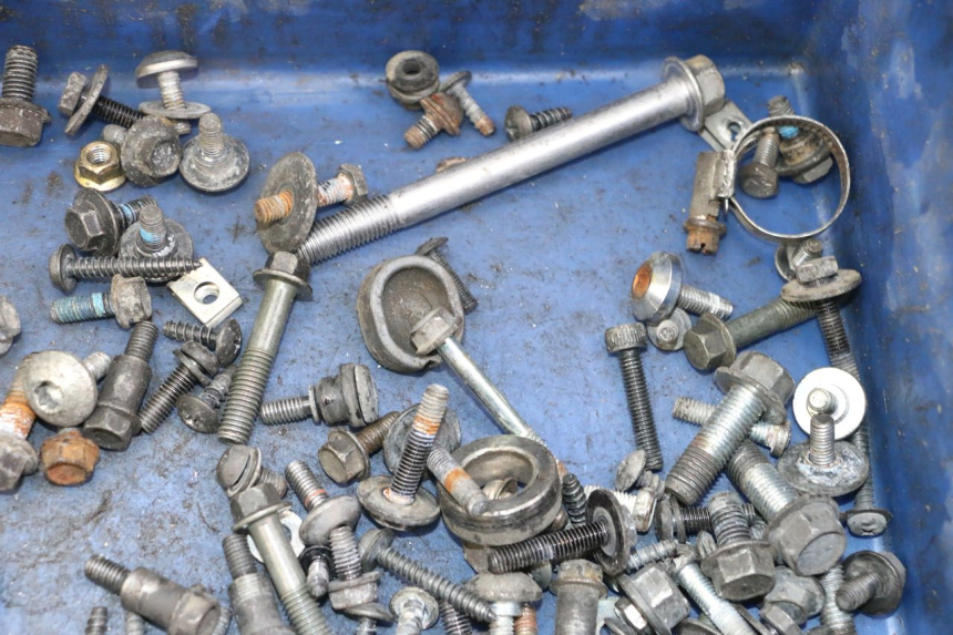 photo de WOREK ŚRUB I WKRĘTÓW YAMAHA X-MAX XMAX ABS 250 (2010 - 2014) - Zoom stanu zużycia