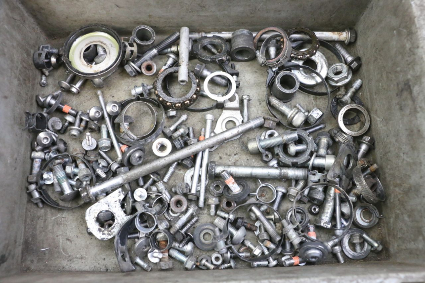 photo de WOREK ŚRUB I ŚRUBEK YAMAHA XJ6 600 (2008 - 2016) - Widok główny