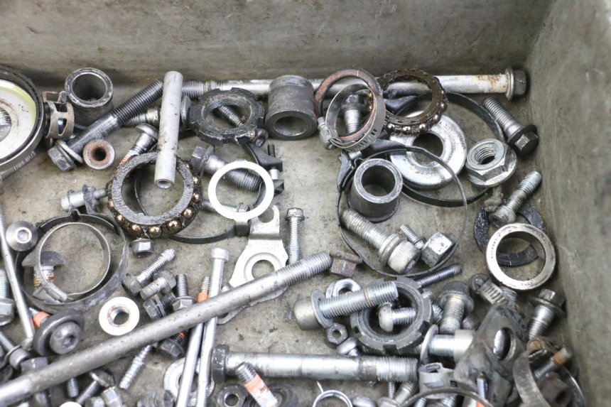 photo de WOREK ŚRUB I ŚRUBEK YAMAHA XJ6 600 (2008 - 2016) - Szczegół części