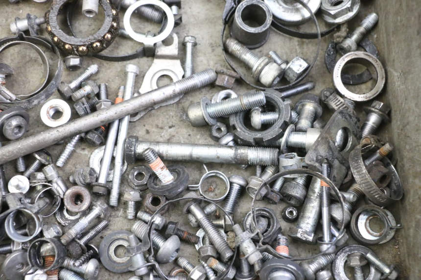 photo de WOREK ŚRUB I ŚRUBEK YAMAHA XJ6 600 (2008 - 2016) - Zoom stanu zużycia