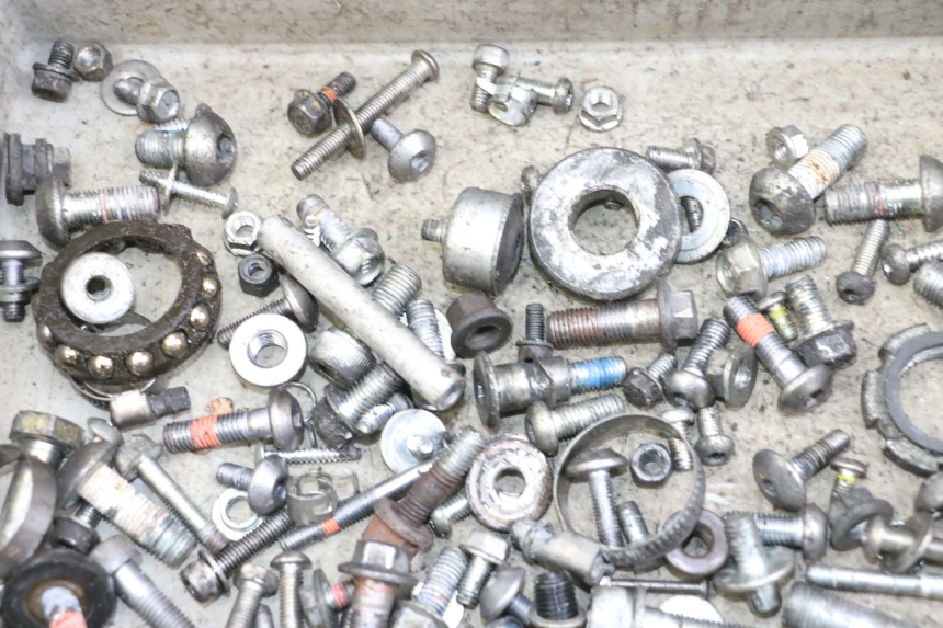 photo de WOREK ŚRUB I ŚRUBEK YAMAHA XJ6 ABS 600 (2008 - 2016) - Szczegół części