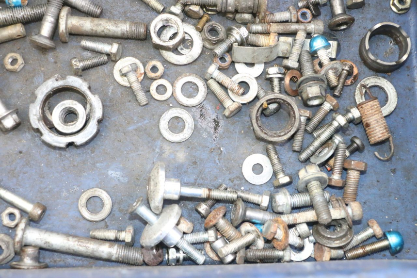 photo de TORBA ZESTAW ŚRUB I WKRĘTÓW YAMAHA YZ-F YZF 250 (2007 - 2013) - Zoom stanu zużycia