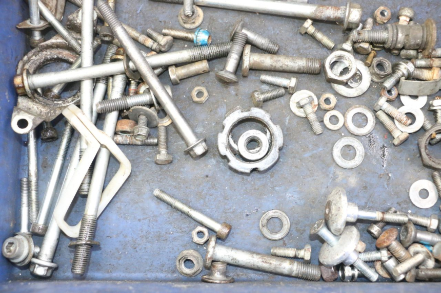 photo de TORBA ZESTAW ŚRUB I WKRĘTÓW YAMAHA YZ-F YZF 250 (2007 - 2013) - Inny kąt widzenia