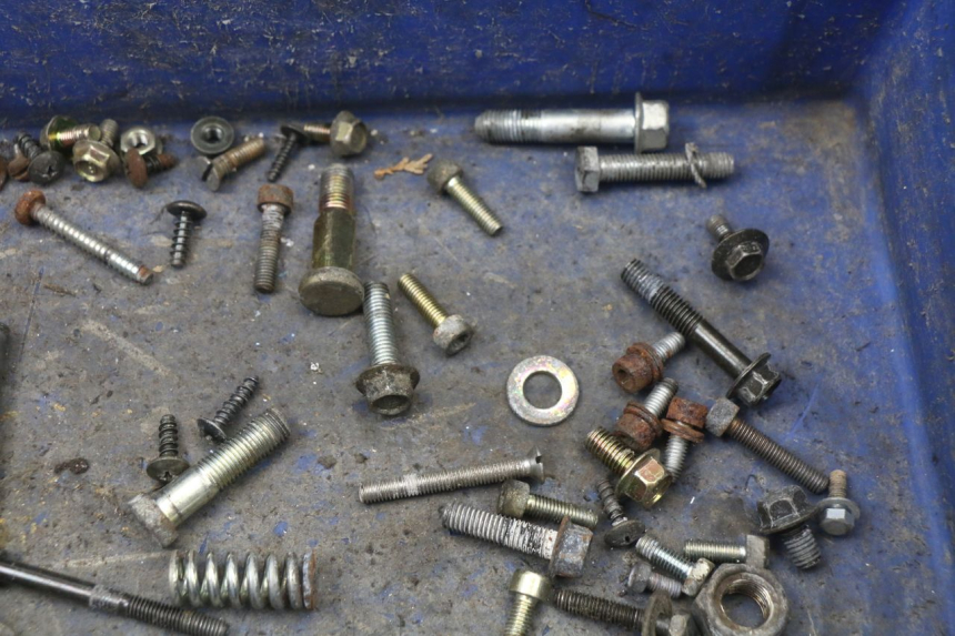 photo de WOREK ŚRUB I WKRĘTÓW YAMAHA YE ZEST 50 (1992 - 1998) - Zoom stanu zużycia