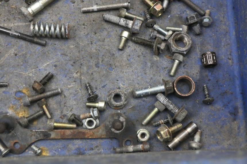 photo de WOREK ŚRUB I WKRĘTÓW YAMAHA YE ZEST 50 (1992 - 1998) - Zbliżenie techniczne