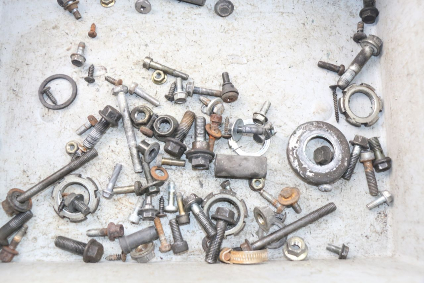 photo de WOREK Z ŚRUBAMI I WKRĘTAMI YAMAHA YP MAJESTY 125 (1998 - 2001) - Szczegół części