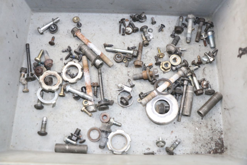 photo de TORBA ZESTAW ŚRUB I WKRĘTÓW YAMAHA YP MAJESTY 125 (2007 - 2010) - Widok główny