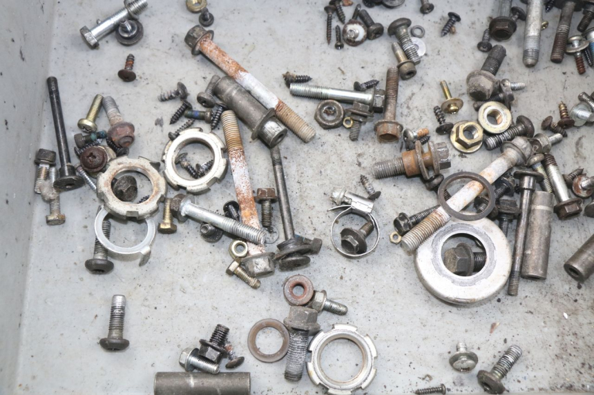 photo de TORBA ZESTAW ŚRUB I WKRĘTÓW YAMAHA YP MAJESTY 125 (2007 - 2010) - Szczegół części