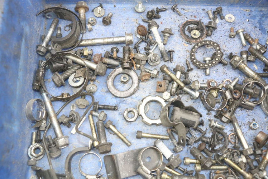 photo de TORBA ZESTAW ŚRUB I WKRĘTÓW YAMAHA YP MAJESTY 125 (2007 - 2010) - Szczegół części