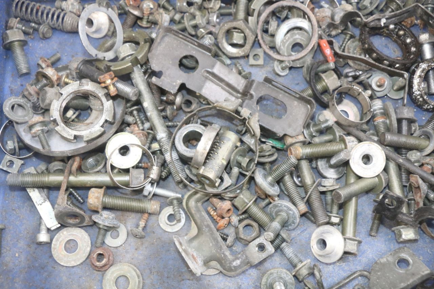 photo de WOREK ŚRUB I WKRĘTÓW YAMAHA YP MAJESTY 400 (2004 - 2008) - Zoom stanu zużycia