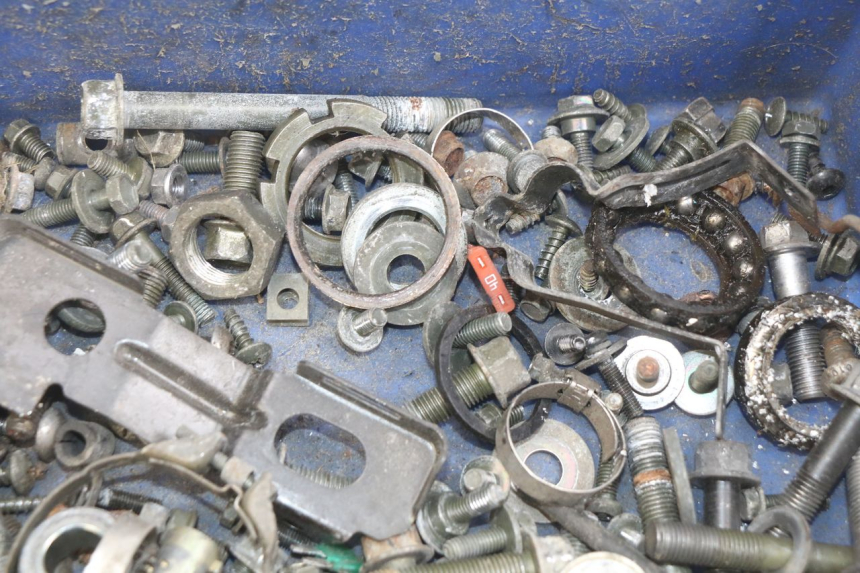 photo de WOREK ŚRUB I WKRĘTÓW YAMAHA YP MAJESTY 400 (2004 - 2008) - Zbliżenie techniczne