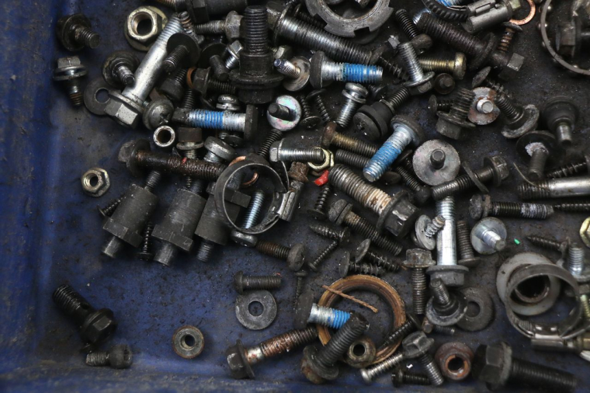 photo de WOREK ŚRUB I ŚRUBEK YAMAHA YP MAJESTY 125 (2002 - 2006) - Inny kąt widzenia