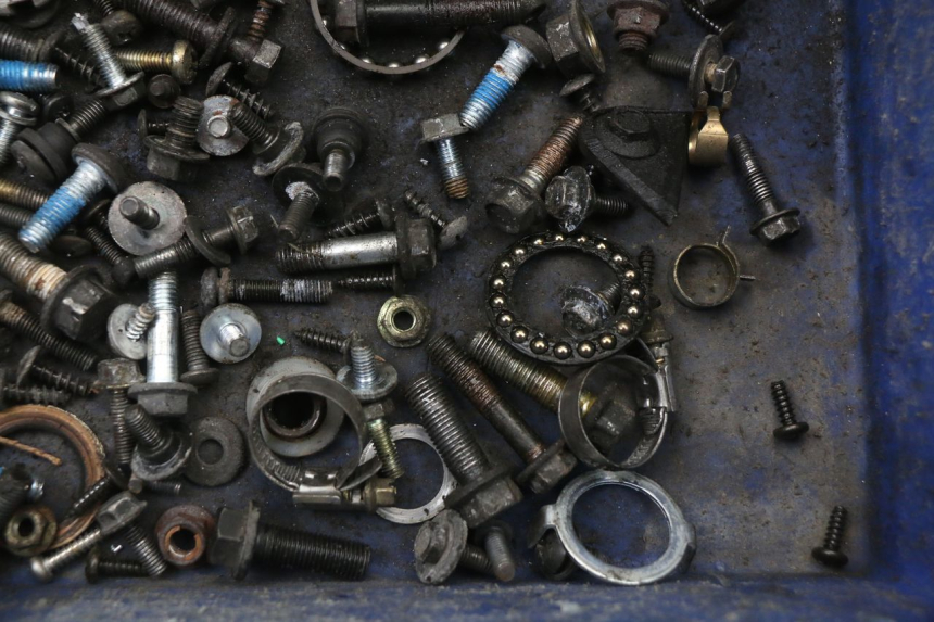 photo de WOREK ŚRUB I ŚRUBEK YAMAHA YP MAJESTY 125 (2002 - 2006) - Zbliżenie techniczne