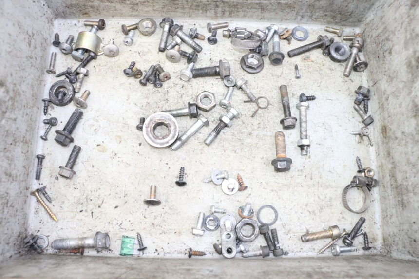 photo de WOREK ŚRUB I ŚRUBEK YAMAHA YP MAJESTY 125 (2002 - 2006) - Widok główny