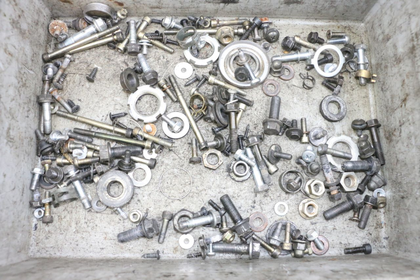 photo de WOREK ŚRUB I ŚRUBEK YAMAHA YP MAJESTY 125 (2002 - 2006) - Widok główny