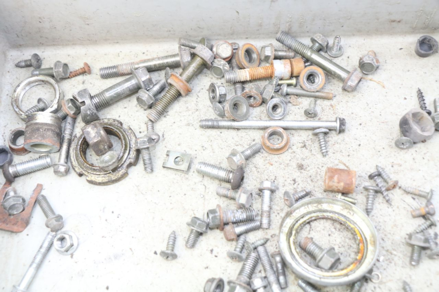 photo de TORBA ZESTAW ŚRUB I WKRĘTÓW YIYING YY50QT-10 50 (2007 - 2022) - Inny kąt widzenia