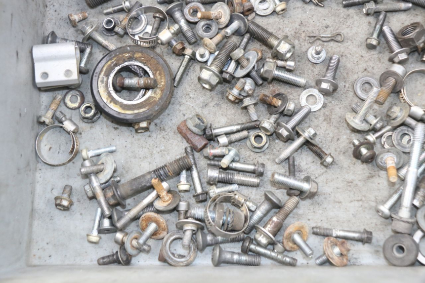 photo de WOREK ŚRUB I WKRĘTÓW YAMAHA YZ-F YZF 250 (2014 - 2018) - Zoom stanu zużycia