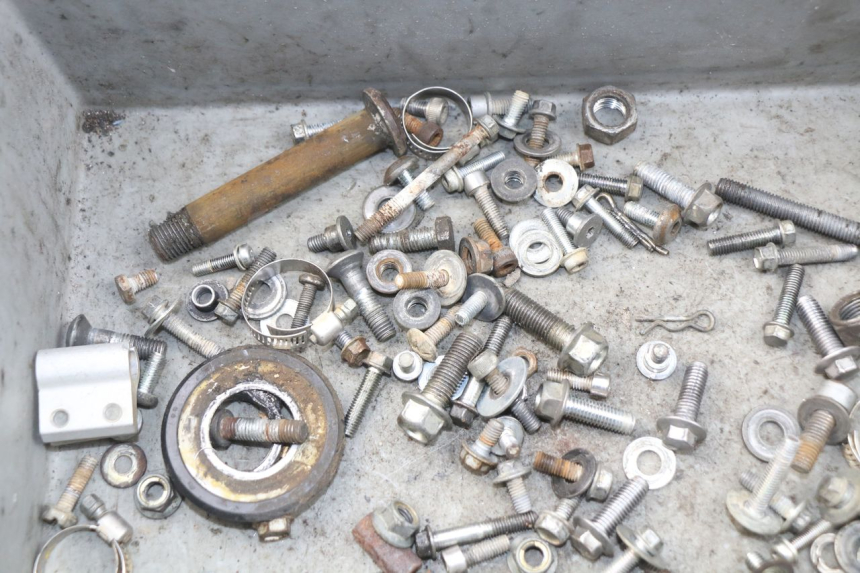 photo de WOREK ŚRUB I WKRĘTÓW YAMAHA YZ-F YZF 250 (2014 - 2018) - Inny kąt widzenia