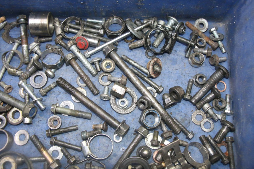 photo de WOREK ŚRUB I WKRĘTÓW YAMAHA YZ 125 (1998 - 2005) - Zoom stanu zużycia