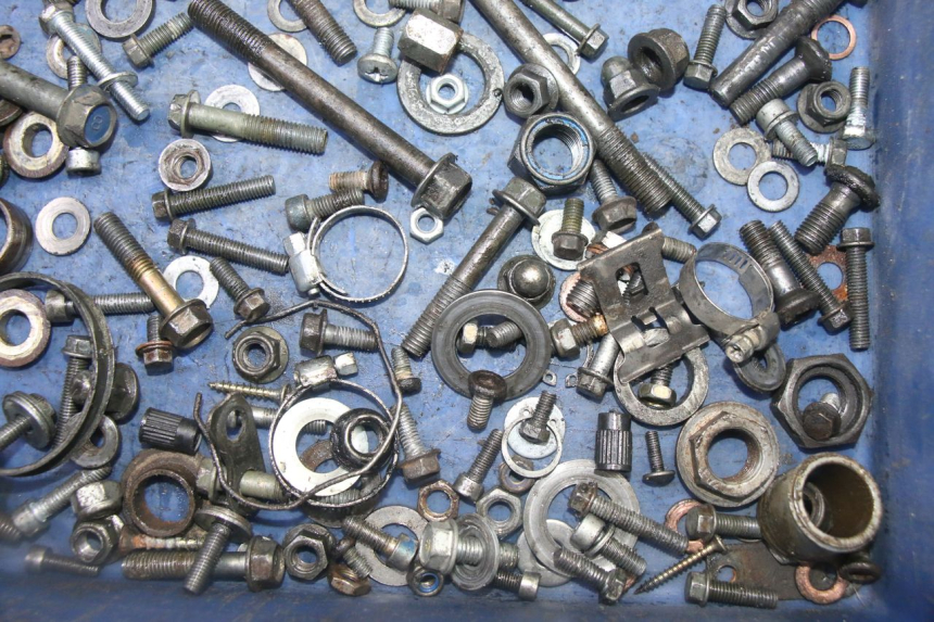 photo de WOREK ŚRUB I WKRĘTÓW YAMAHA YZ 125 (1998 - 2005) - Zbliżenie techniczne