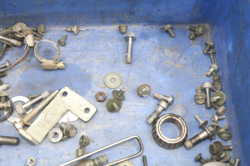 photo de WOREK ŚRUB I ŚRUBEK YAMAHA YZF R THUNDERCAT 600 (1996 - 2003) - Inny kąt widzenia