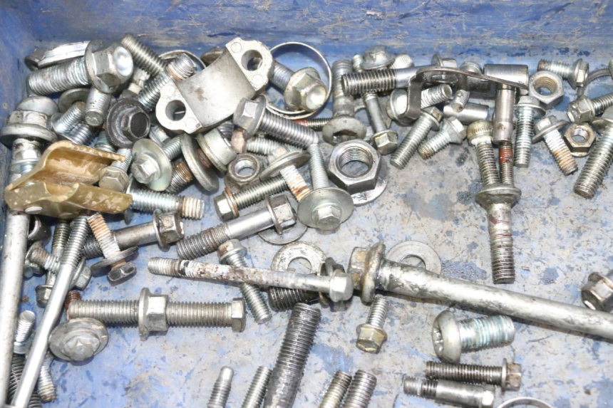 photo de WOREK ŚRUB I WKRĘTÓW YAMAHA YZF YZ-F 450 (2014 - 2016) - Zbliżenie techniczne