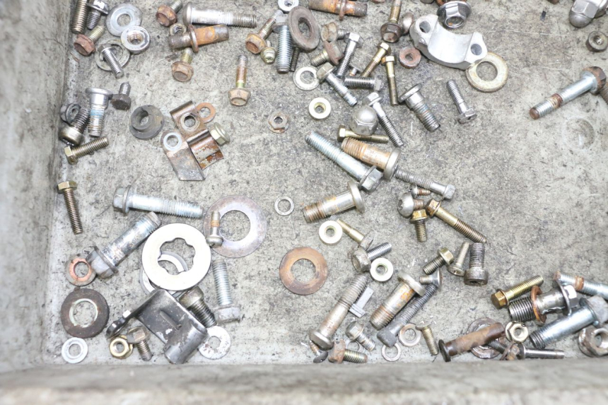 photo de WOREK ŚRUB I WKRĘTÓW KYMCO ZING 125 (1997 - 2003) - Inny kąt widzenia