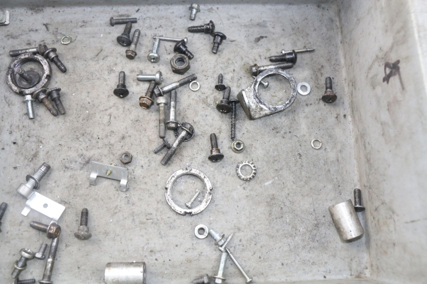 photo de TORBA ZESTAW ŚRUB I WKRĘTÓW PIAGGIO ZIP 2T 50 (2009 - 2019) - Szczegół części